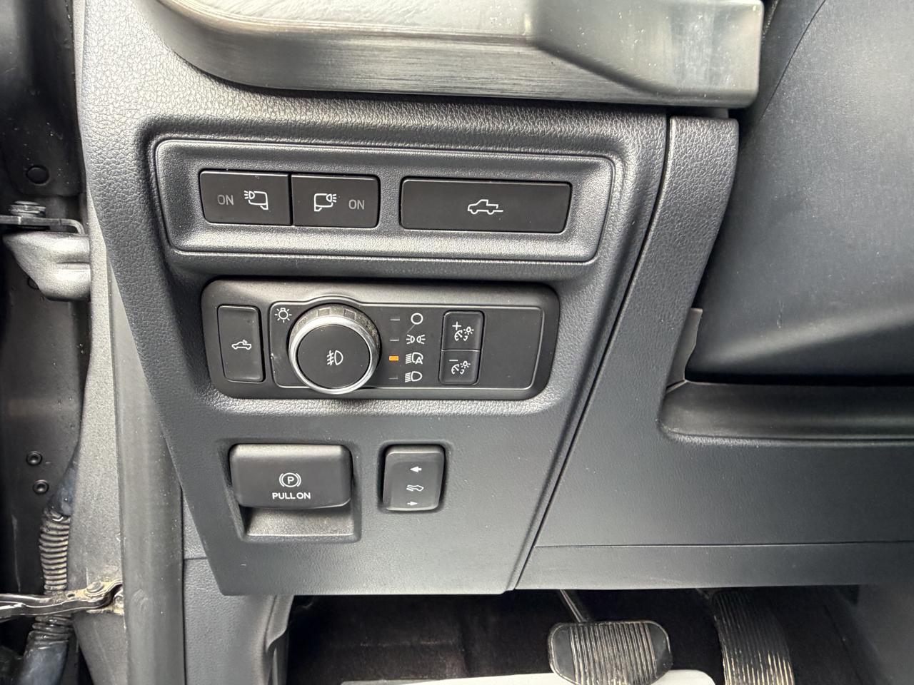 Ford F-150 SuperCrew 150" Lariat 4WD 2022