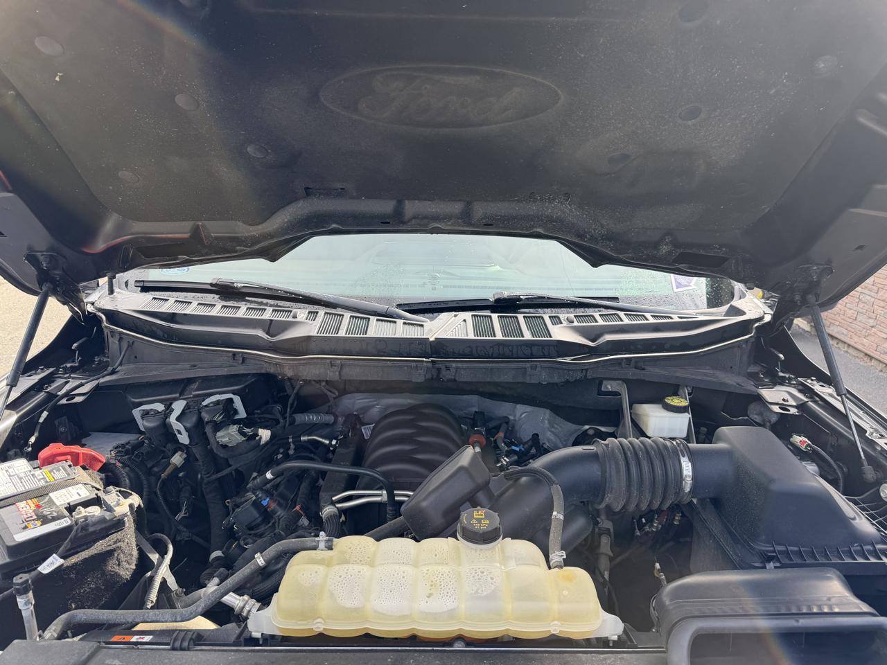 Ford F-150 SuperCrew 150" Lariat 4WD 2022
