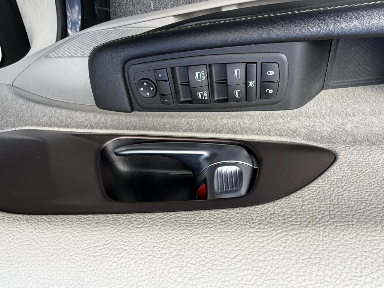 Chrysler Voyager LX 2023