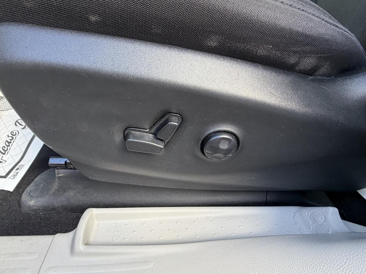 Chrysler Voyager LX 2023