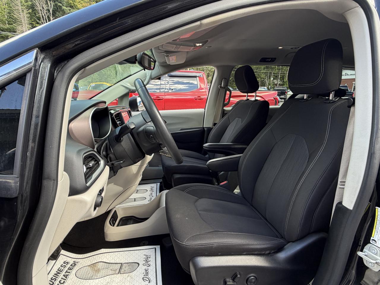 Chrysler Voyager LX 2023