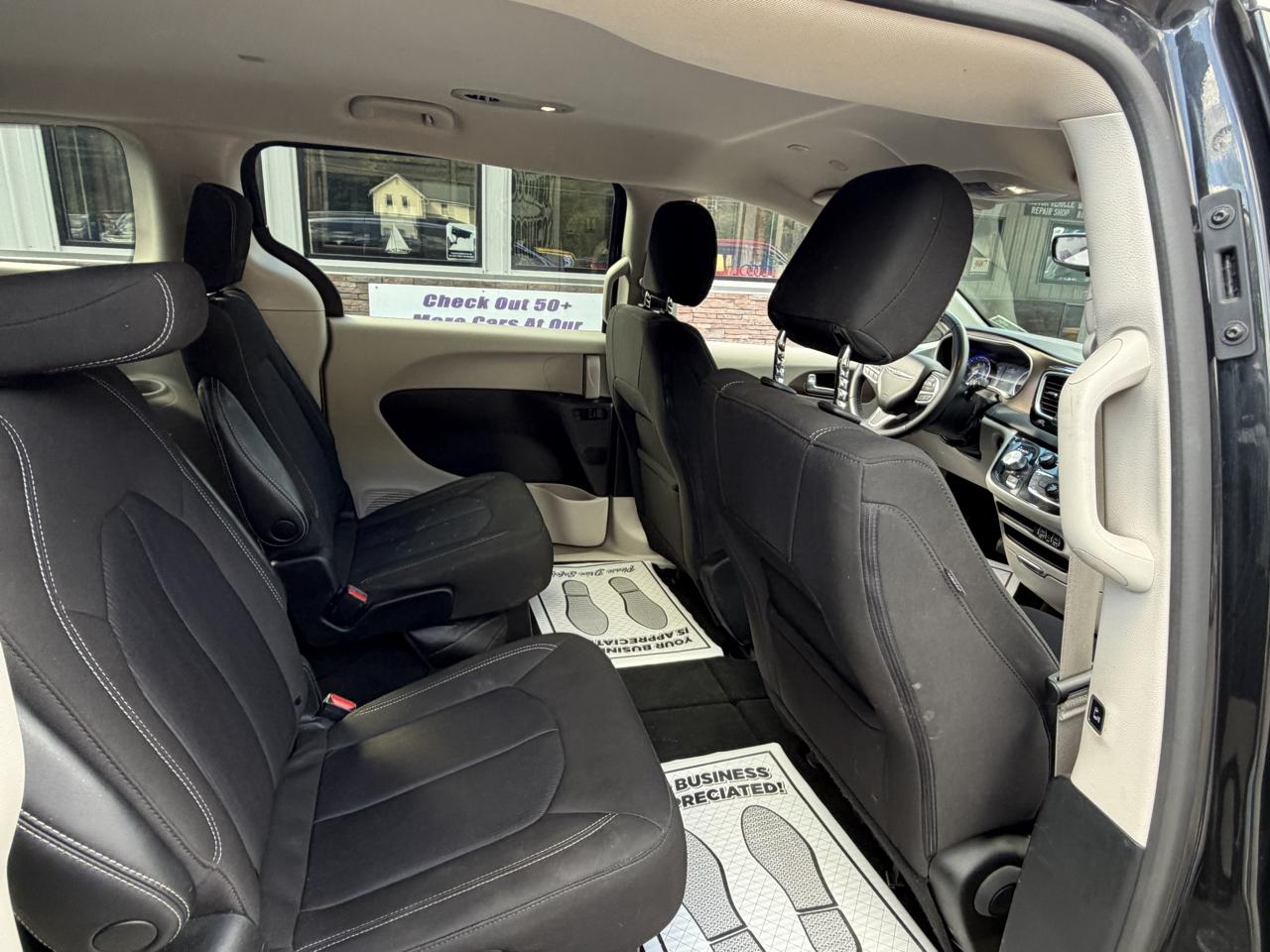 Chrysler Voyager LX 2023