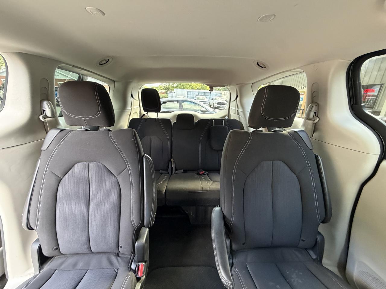 Chrysler Voyager LX 2023