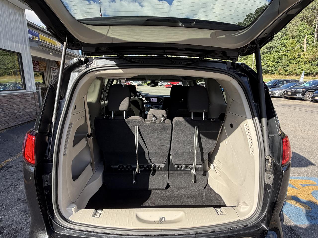 Chrysler Voyager LX 2023