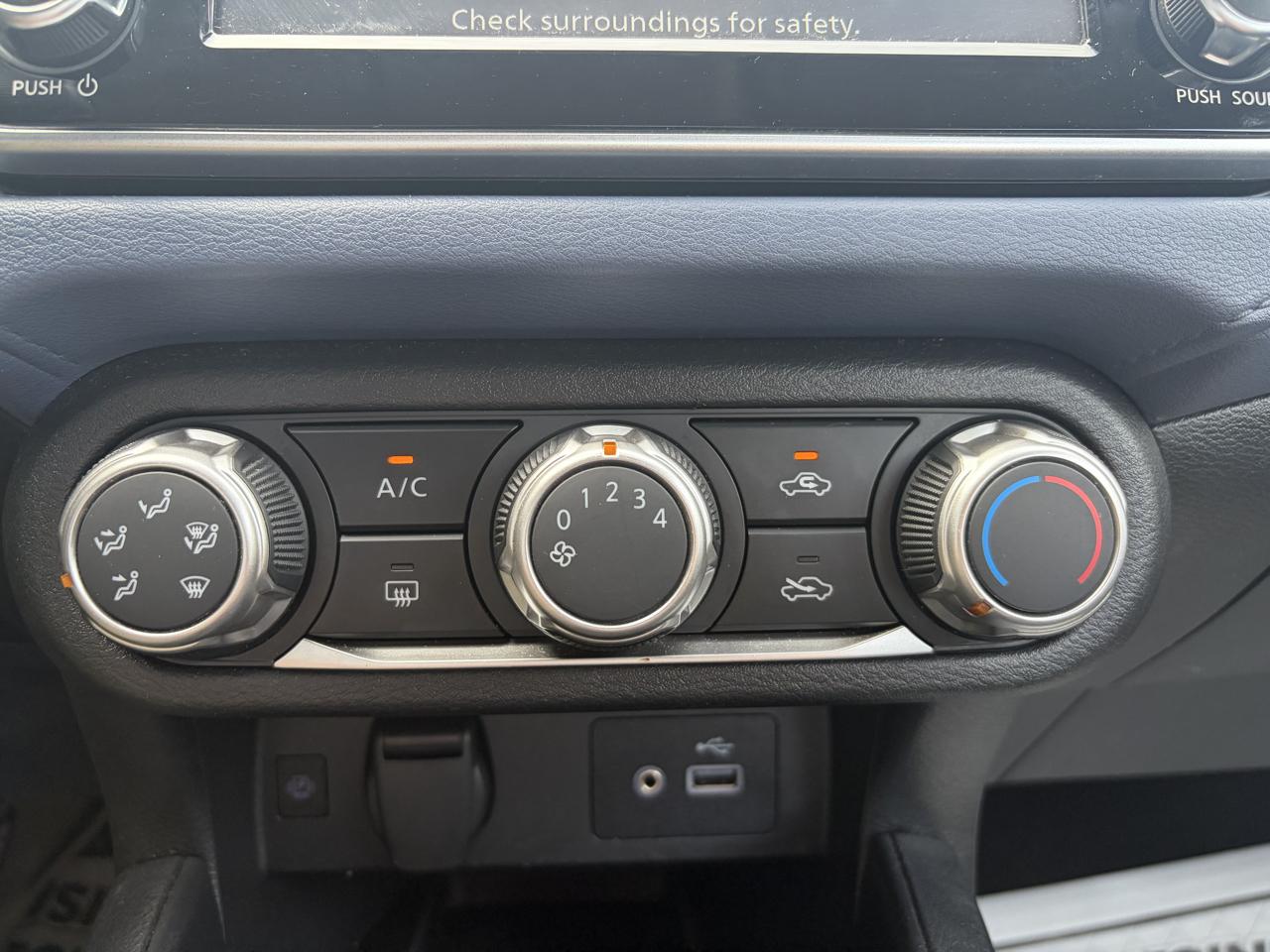 Nissan Versa SV 2024