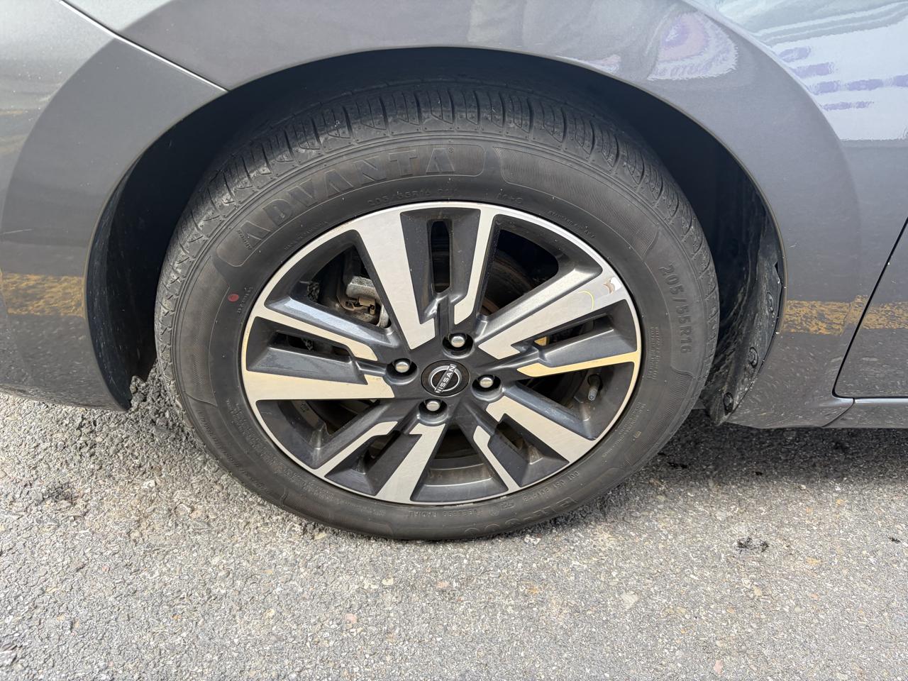 Nissan Versa SV 2024