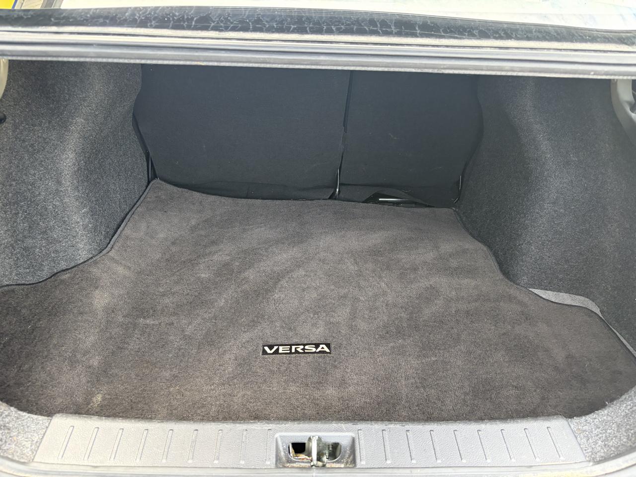 Nissan Versa SV 2024