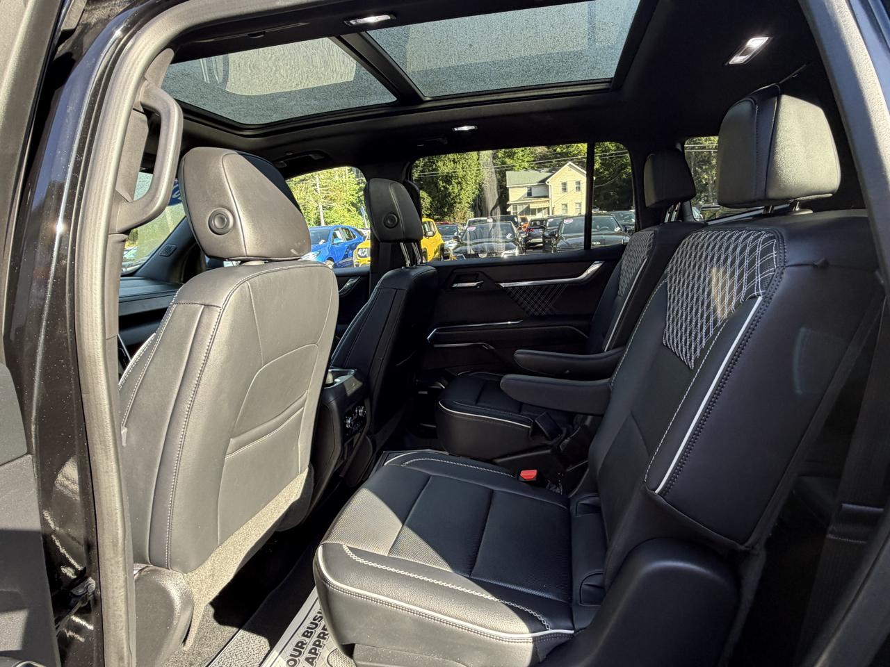 GMC Acadia Denali AWD 2024