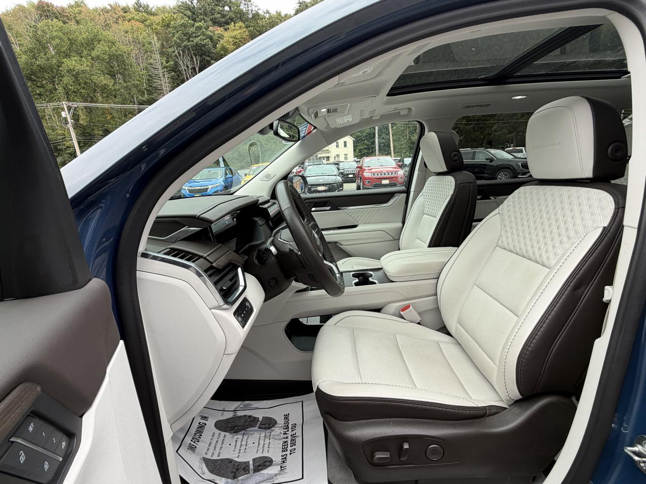 GMC Acadia Denali AWD 2024