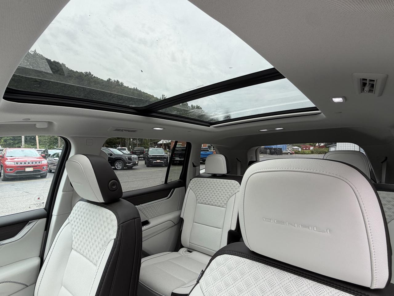 GMC Acadia Denali AWD 2024