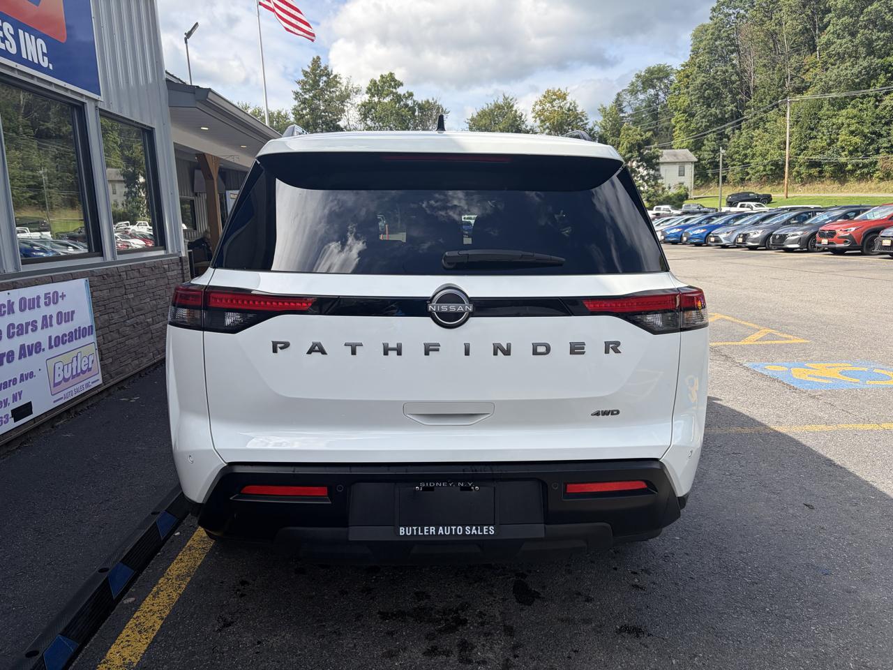 Nissan Pathfinder SV 4WD 2026