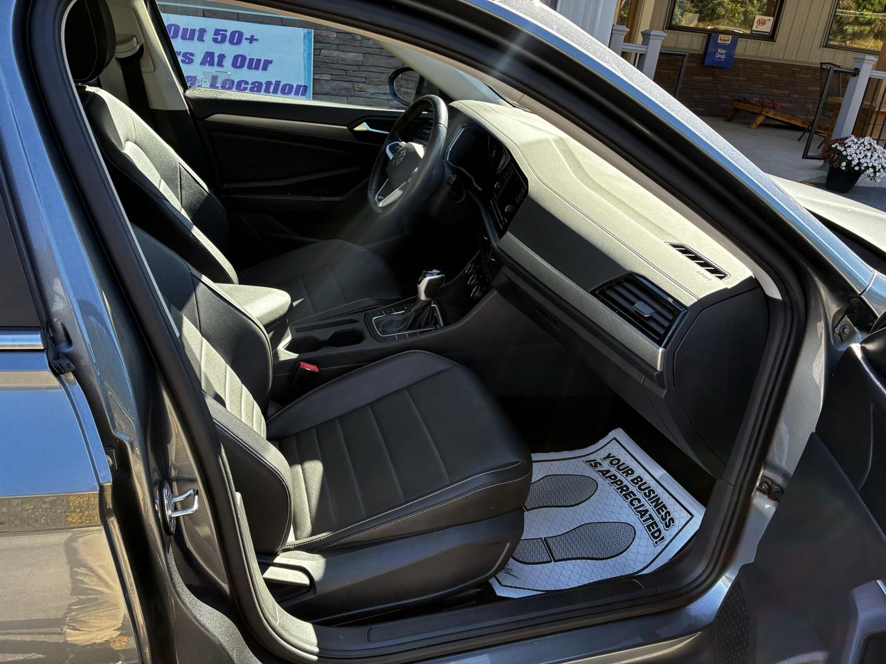 Volkswagen Jetta SE 2024