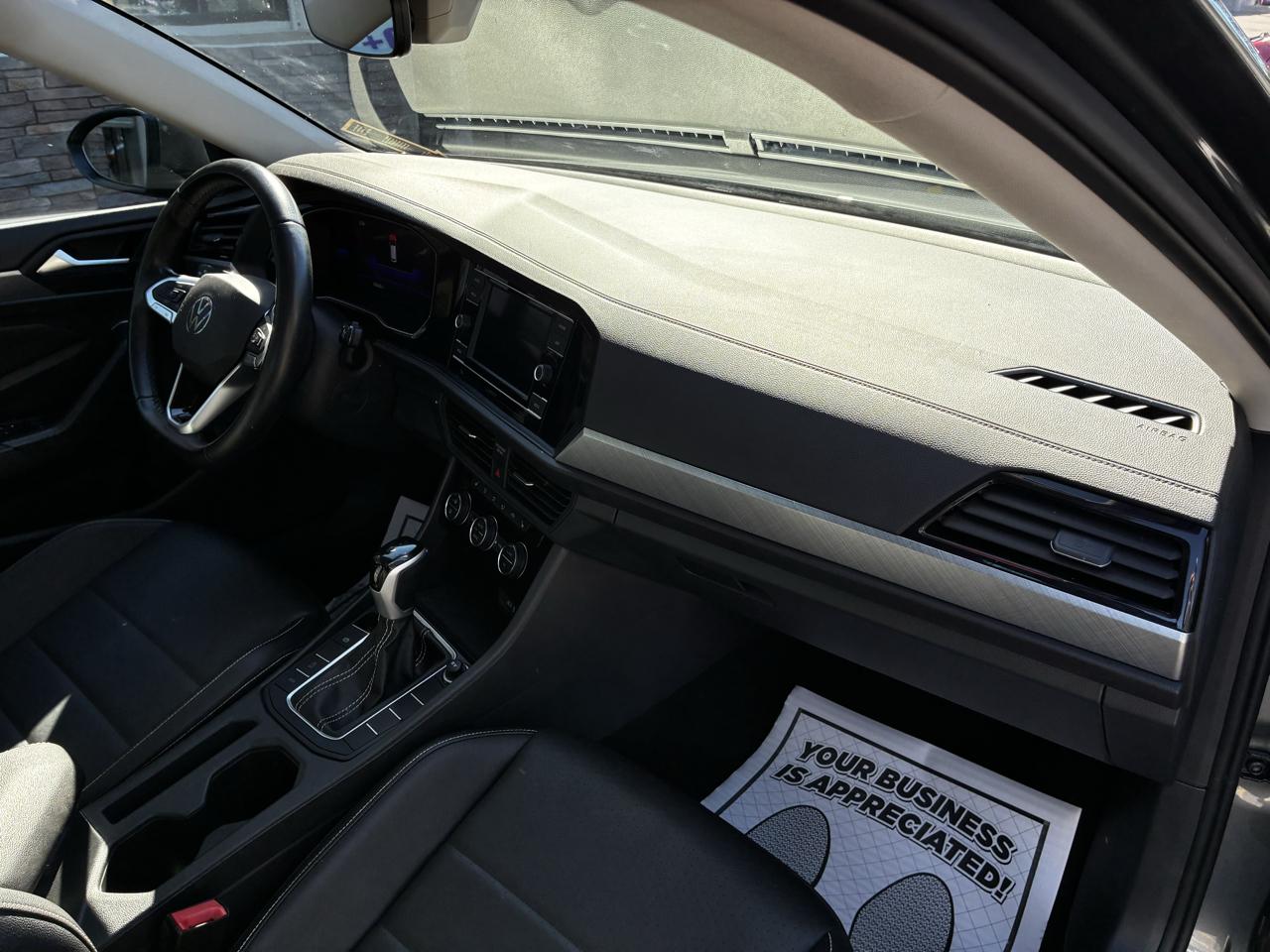 Volkswagen Jetta SE 2024