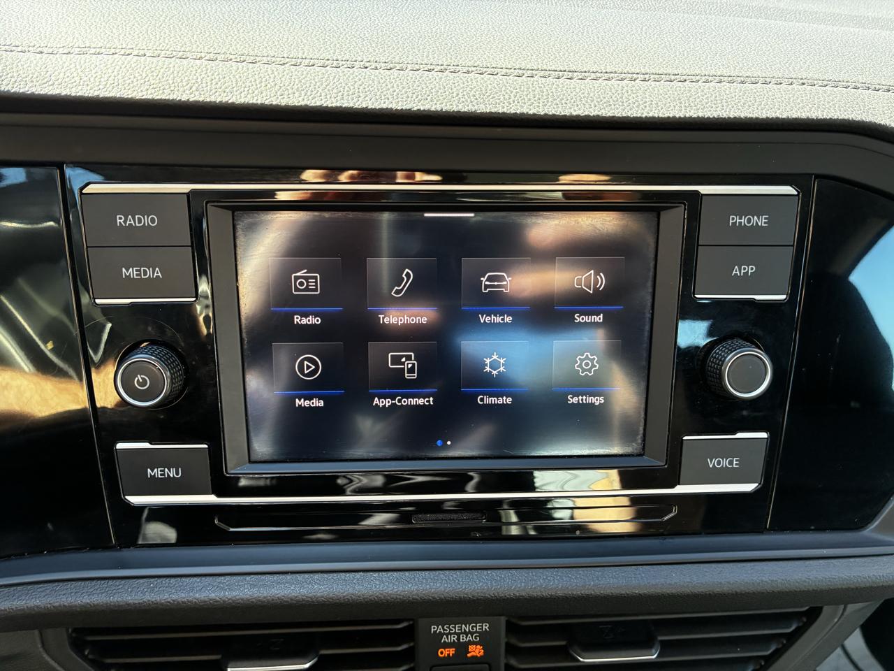 Volkswagen Jetta SE 2024