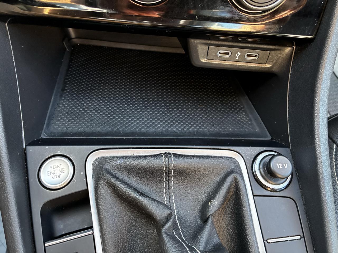 Volkswagen Jetta SE 2024