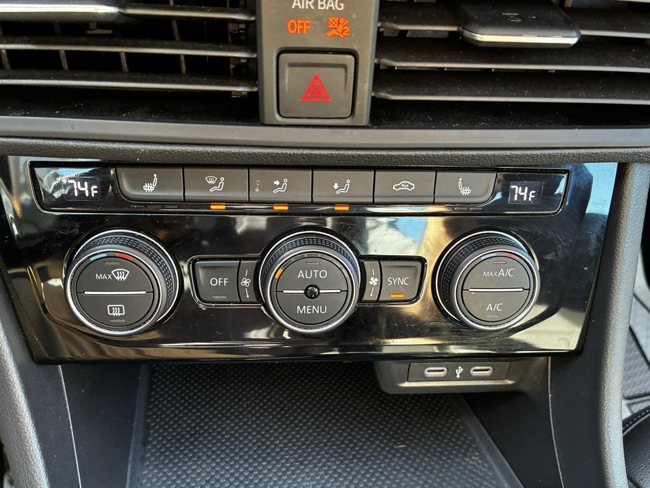 Volkswagen Jetta SE 2024
