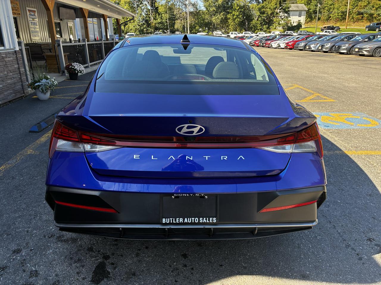 Hyundai Elantra SEL Convenience 2025