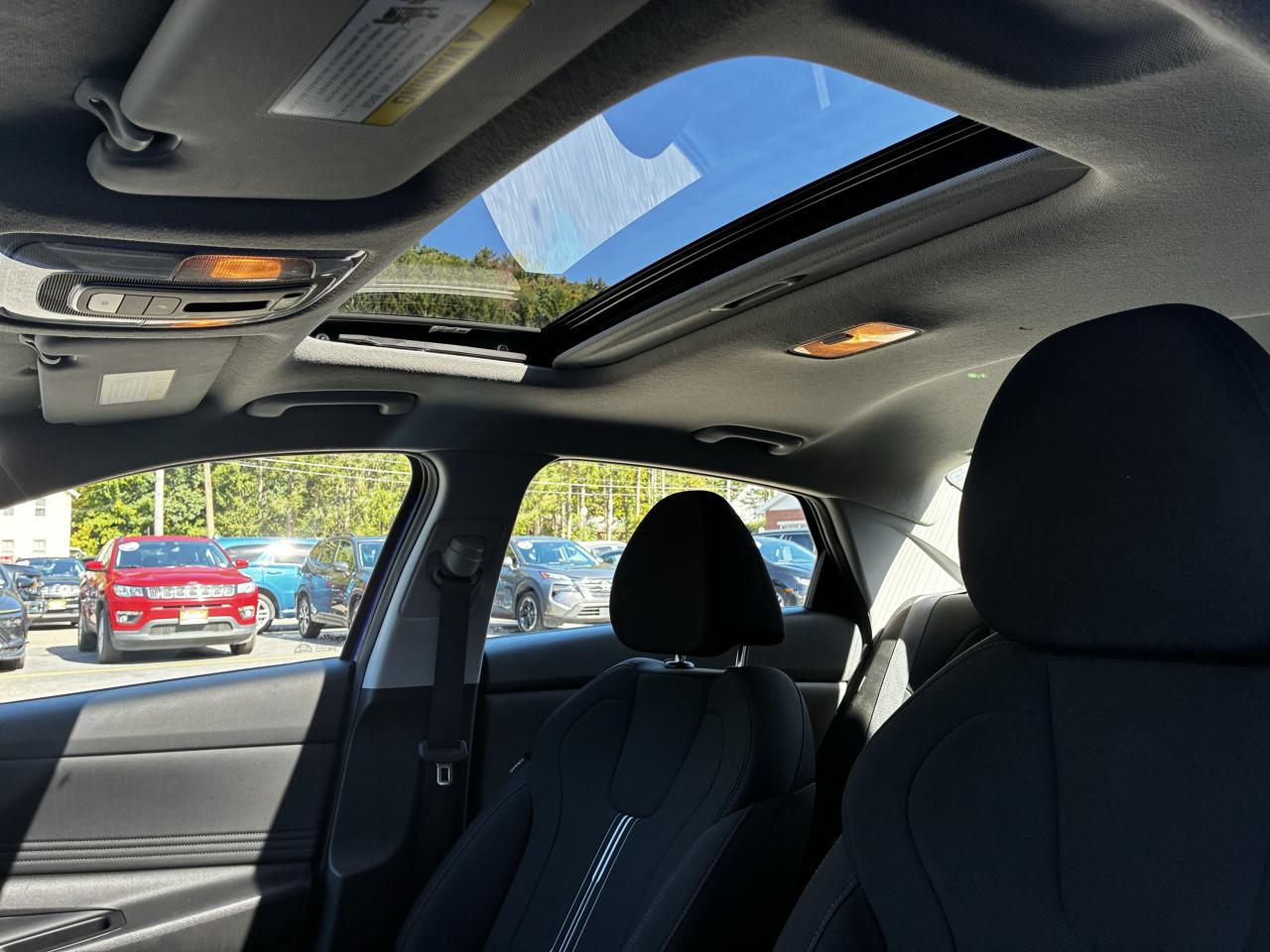 Hyundai Elantra SEL Convenience 2025