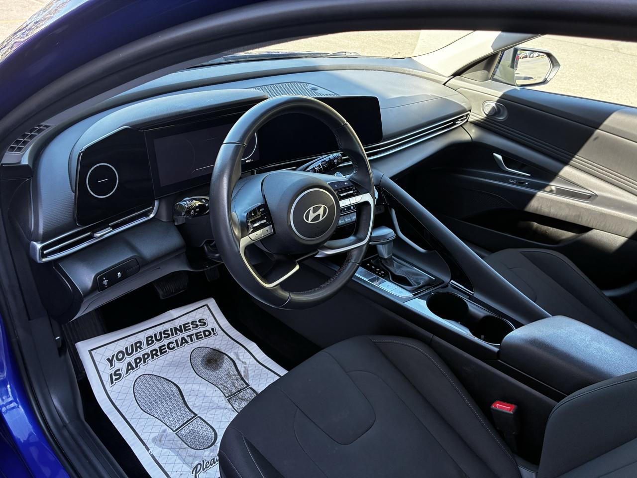 Hyundai Elantra SEL Convenience 2025