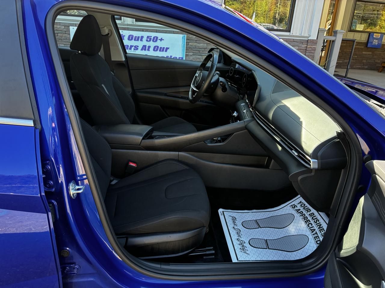 Hyundai Elantra SEL Convenience 2025