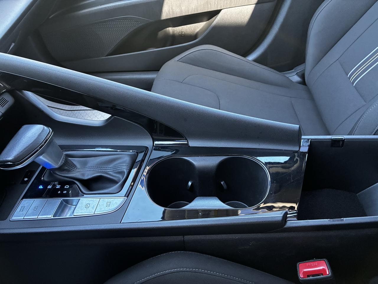 Hyundai Elantra SEL Convenience 2025