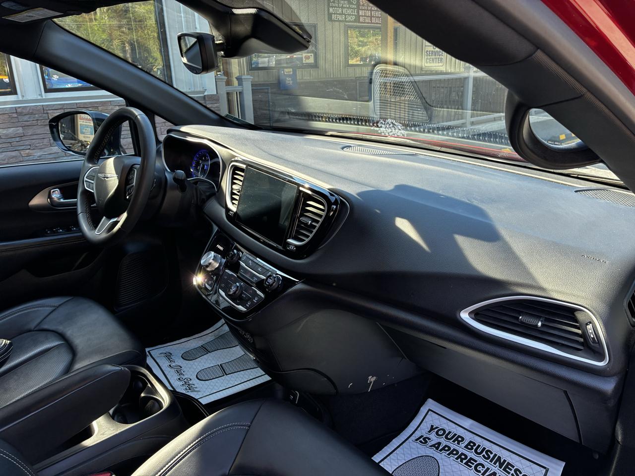 Chrysler Pacifica Select 2025