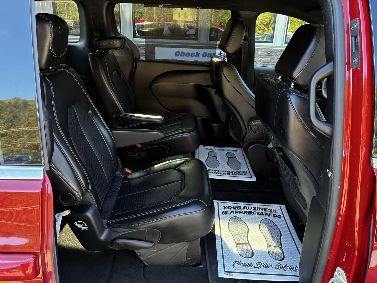 Chrysler Pacifica Select 2025