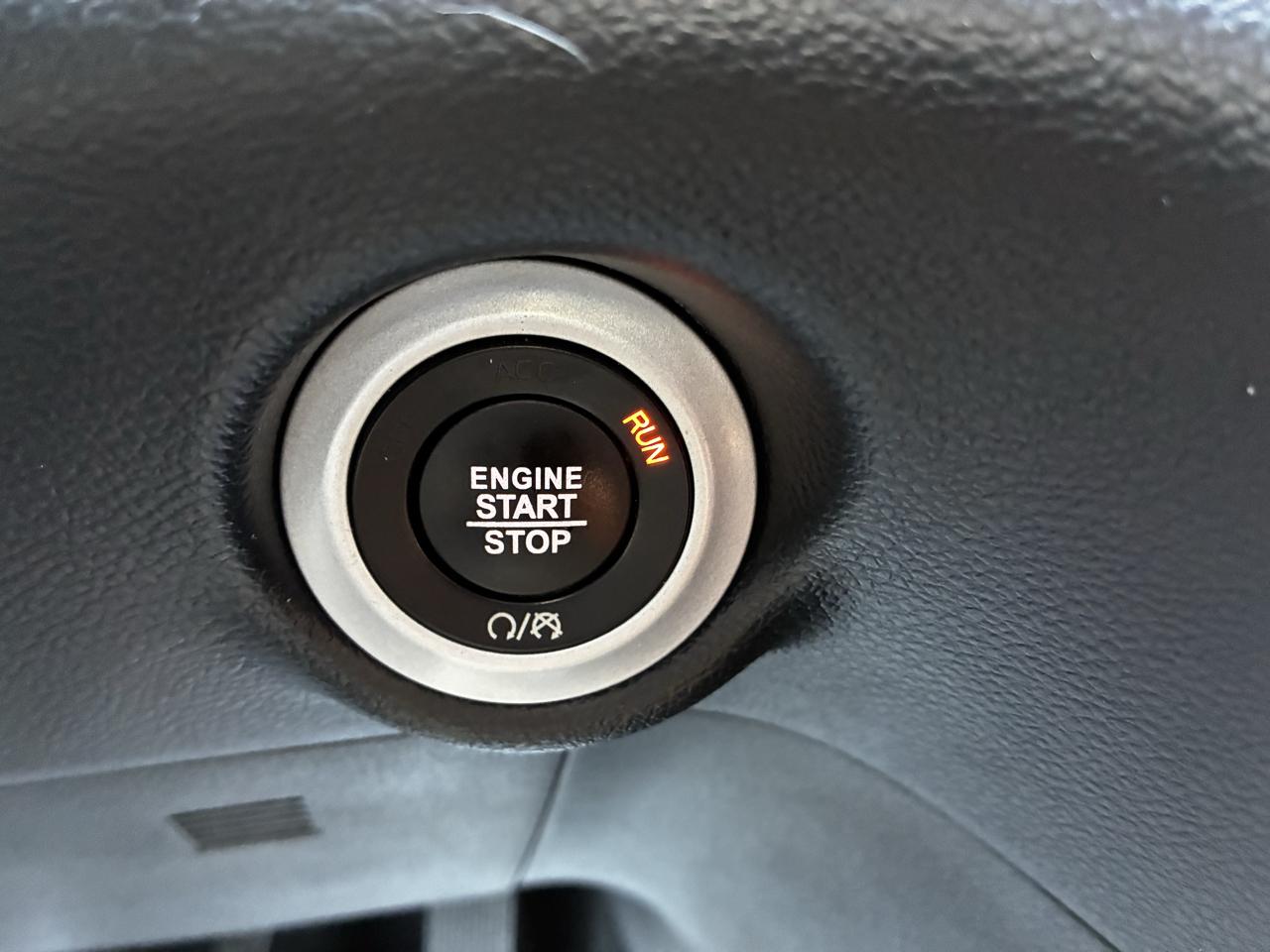 Chrysler Pacifica Select 2025