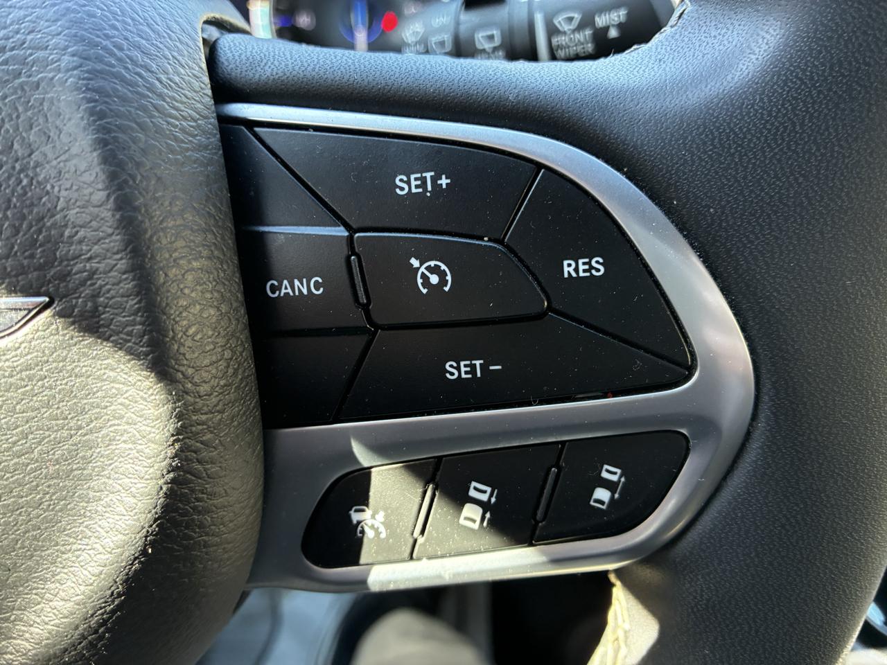 Chrysler Pacifica Select 2025