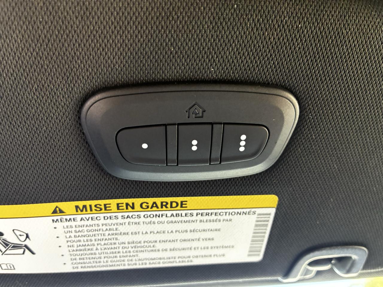 Chrysler Pacifica Select 2025