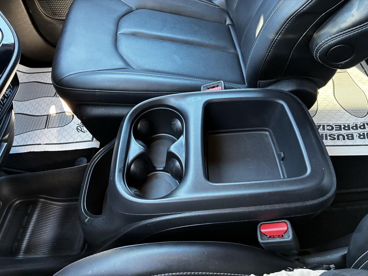 Chrysler Pacifica Select 2025