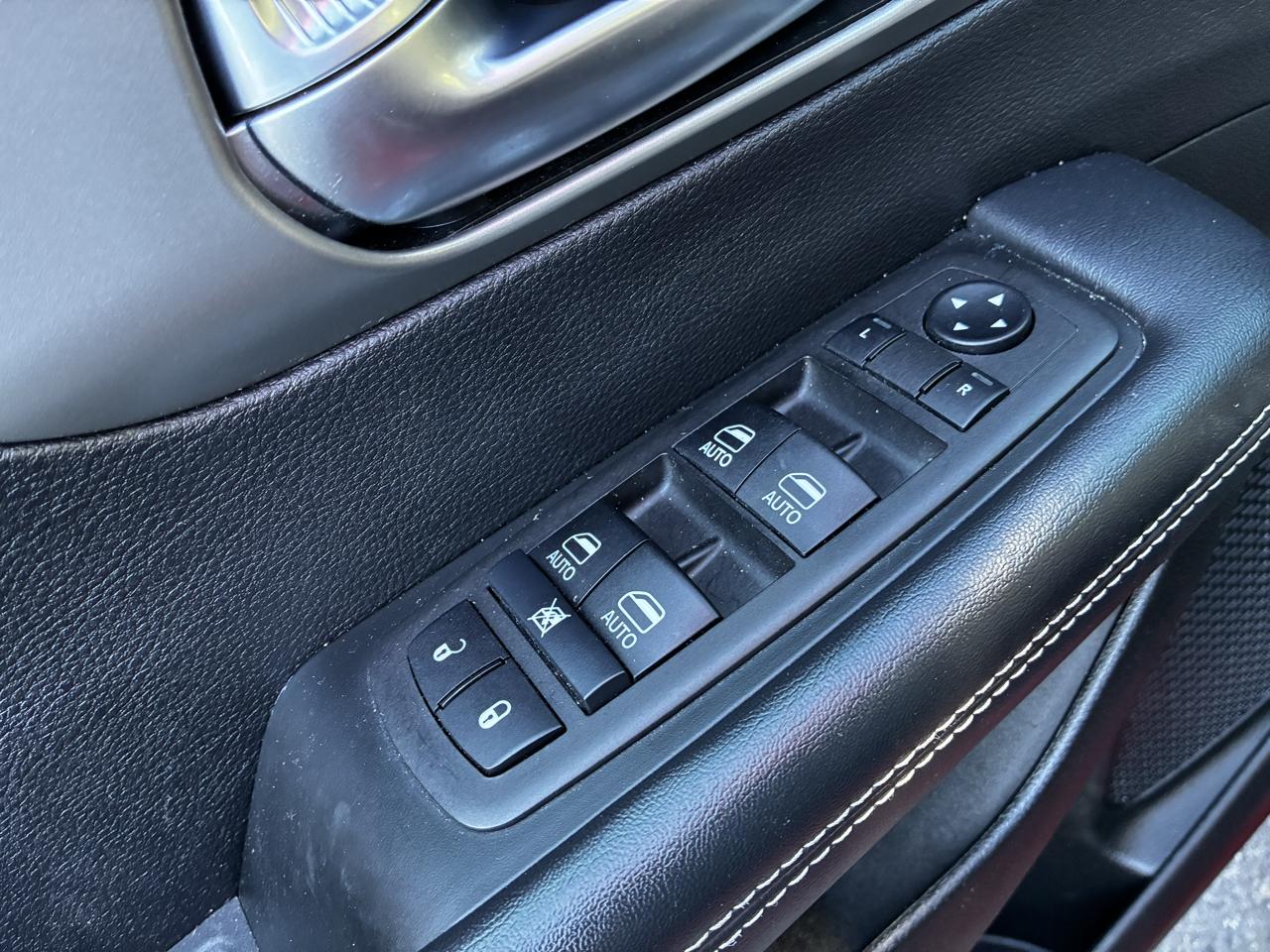 Chrysler Pacifica Select 2025