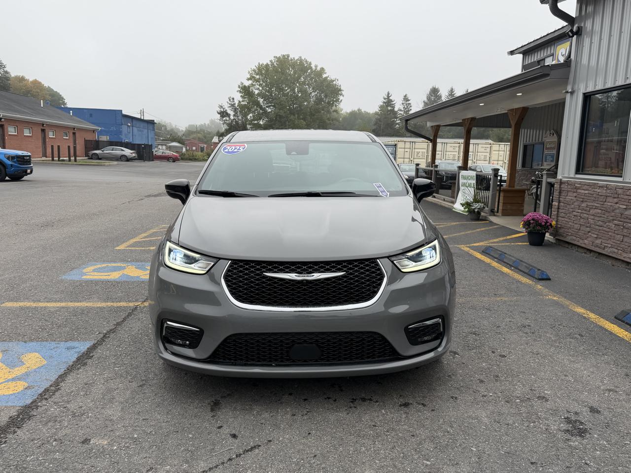 Chrysler Pacifica Select 2025
