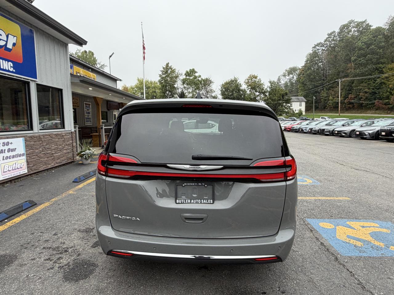 Chrysler Pacifica Select 2025