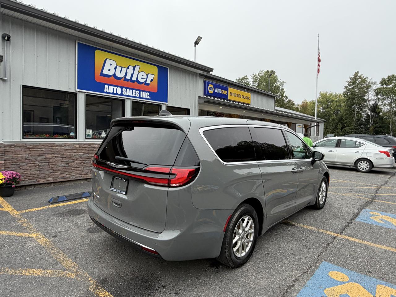 Chrysler Pacifica Select 2025