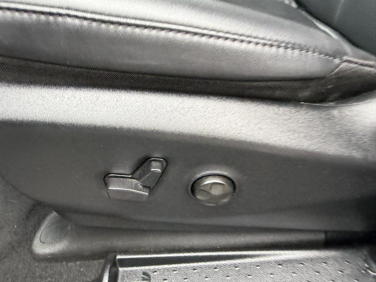 Chrysler Pacifica Select 2025