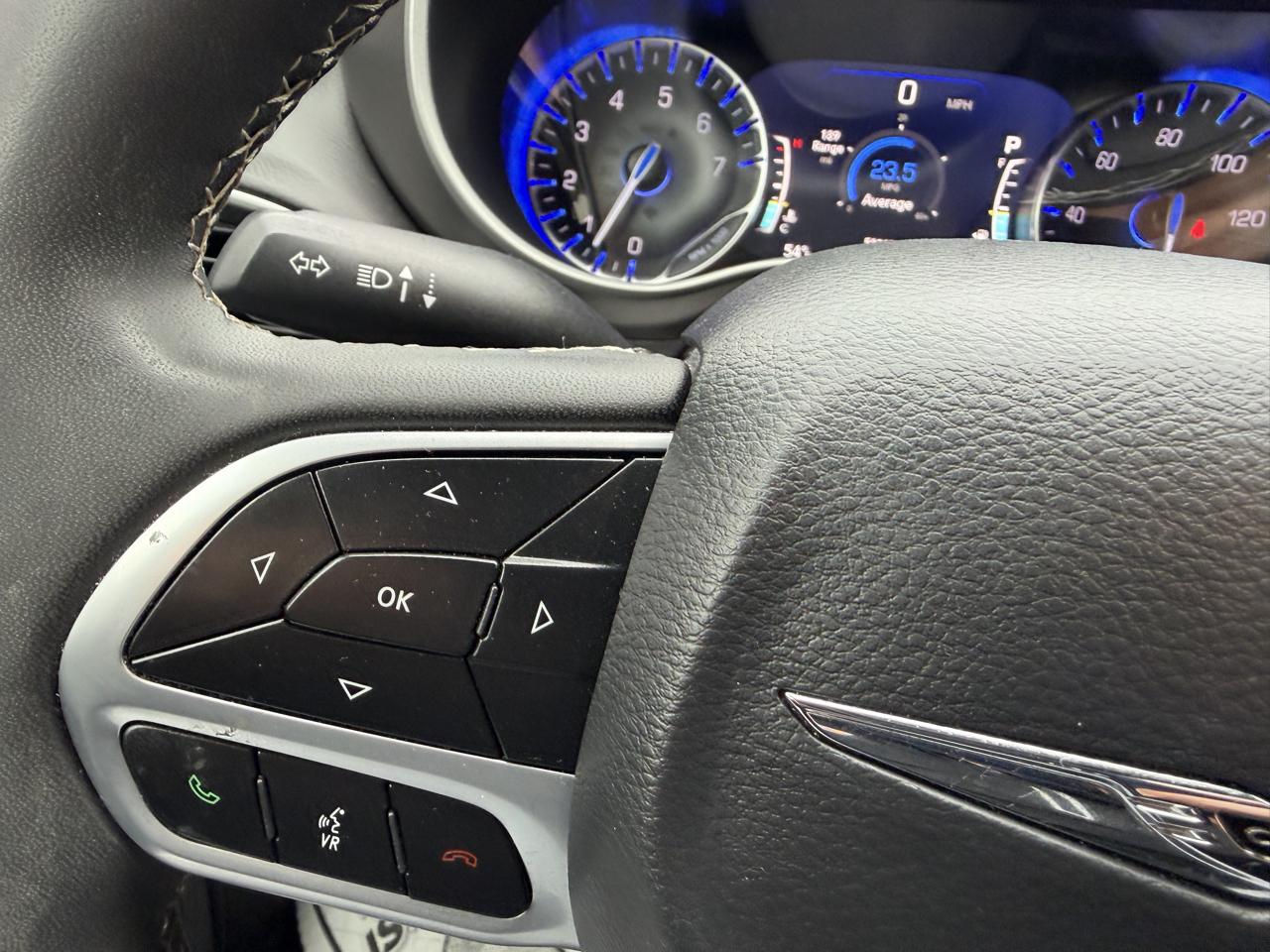 Chrysler Pacifica Select 2025
