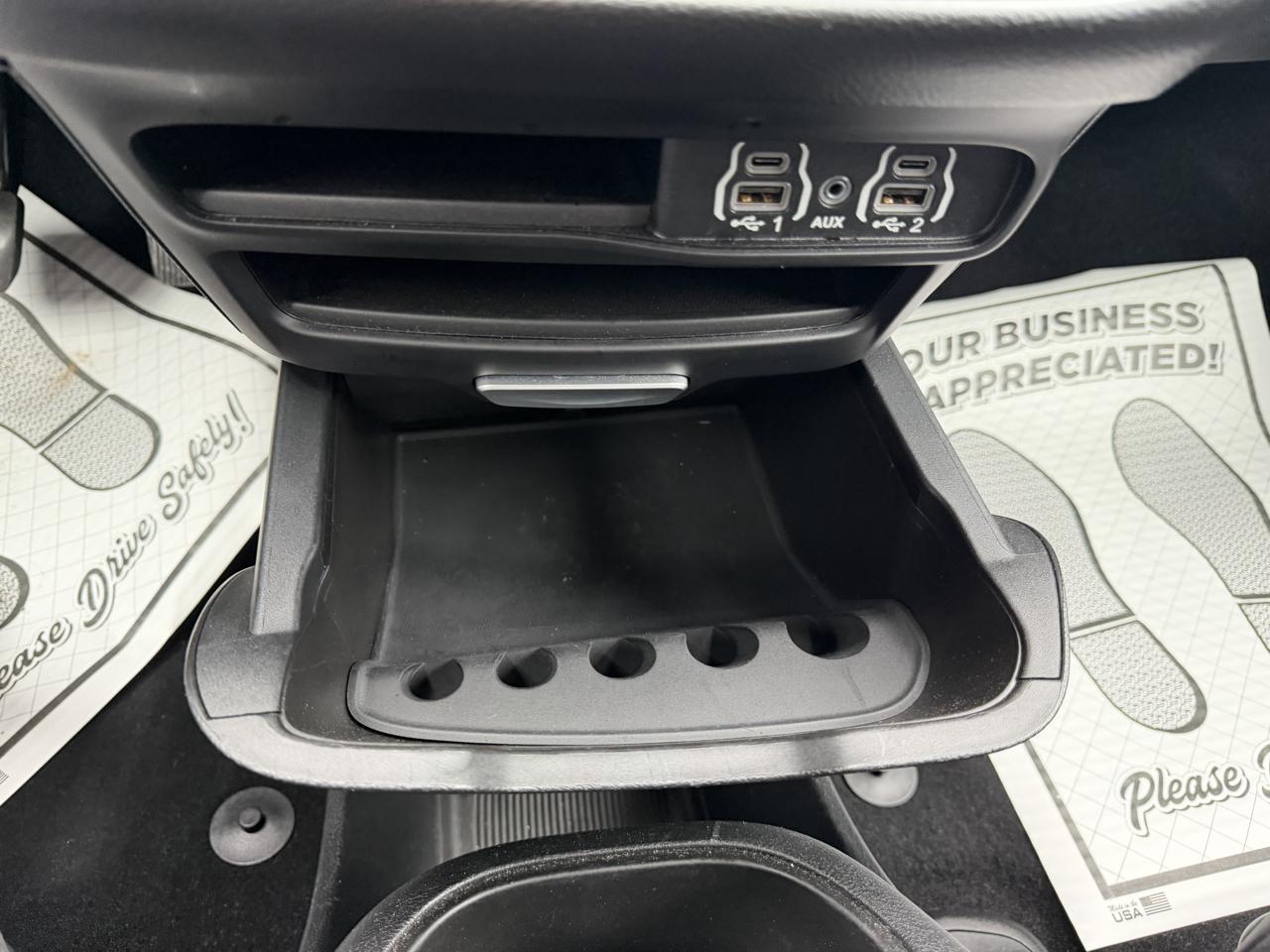 Chrysler Pacifica Select 2025