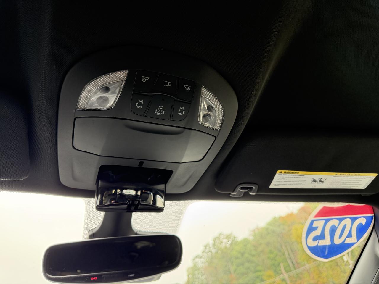 Chrysler Pacifica Select 2025