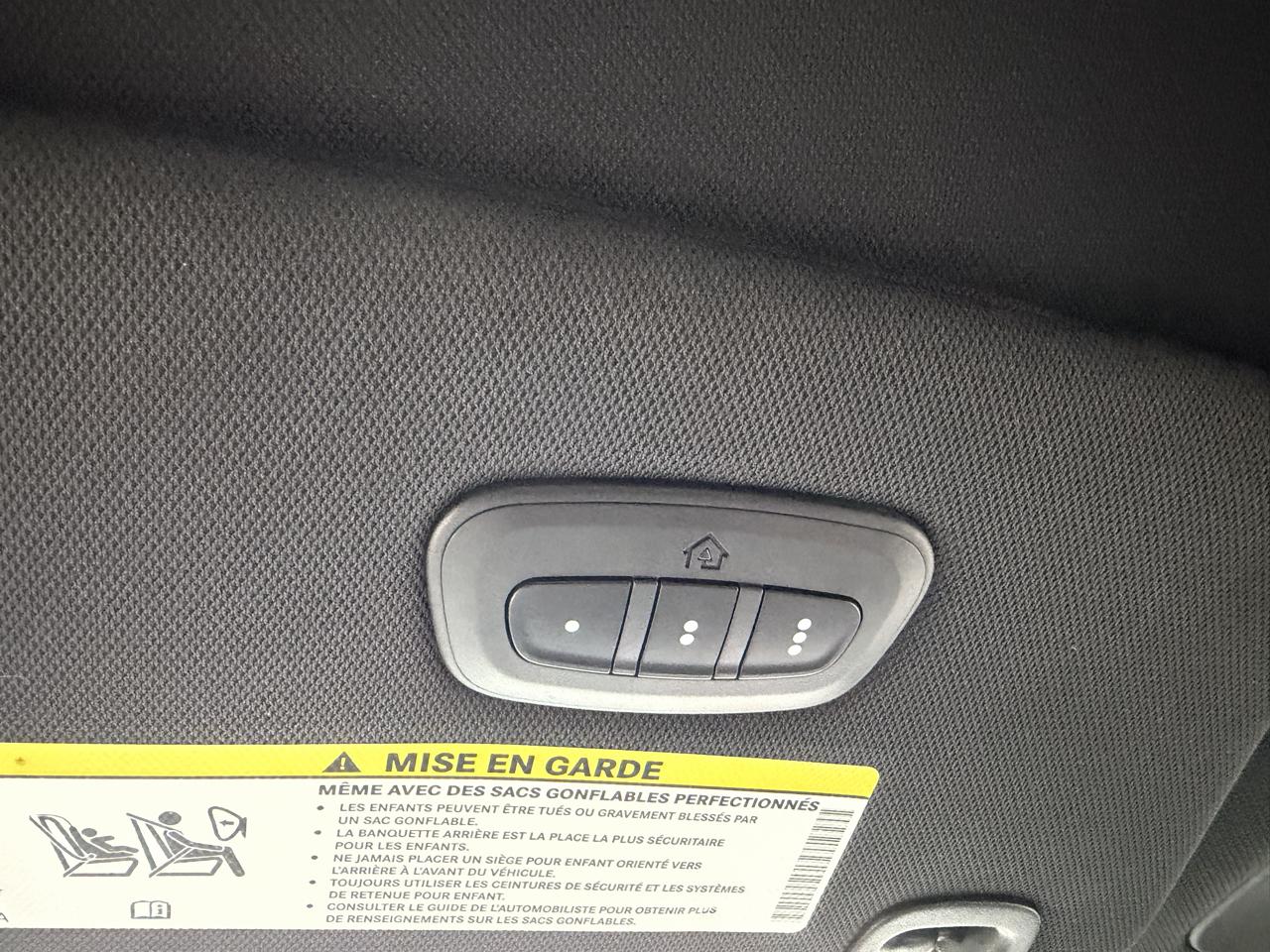 Chrysler Pacifica Select 2025