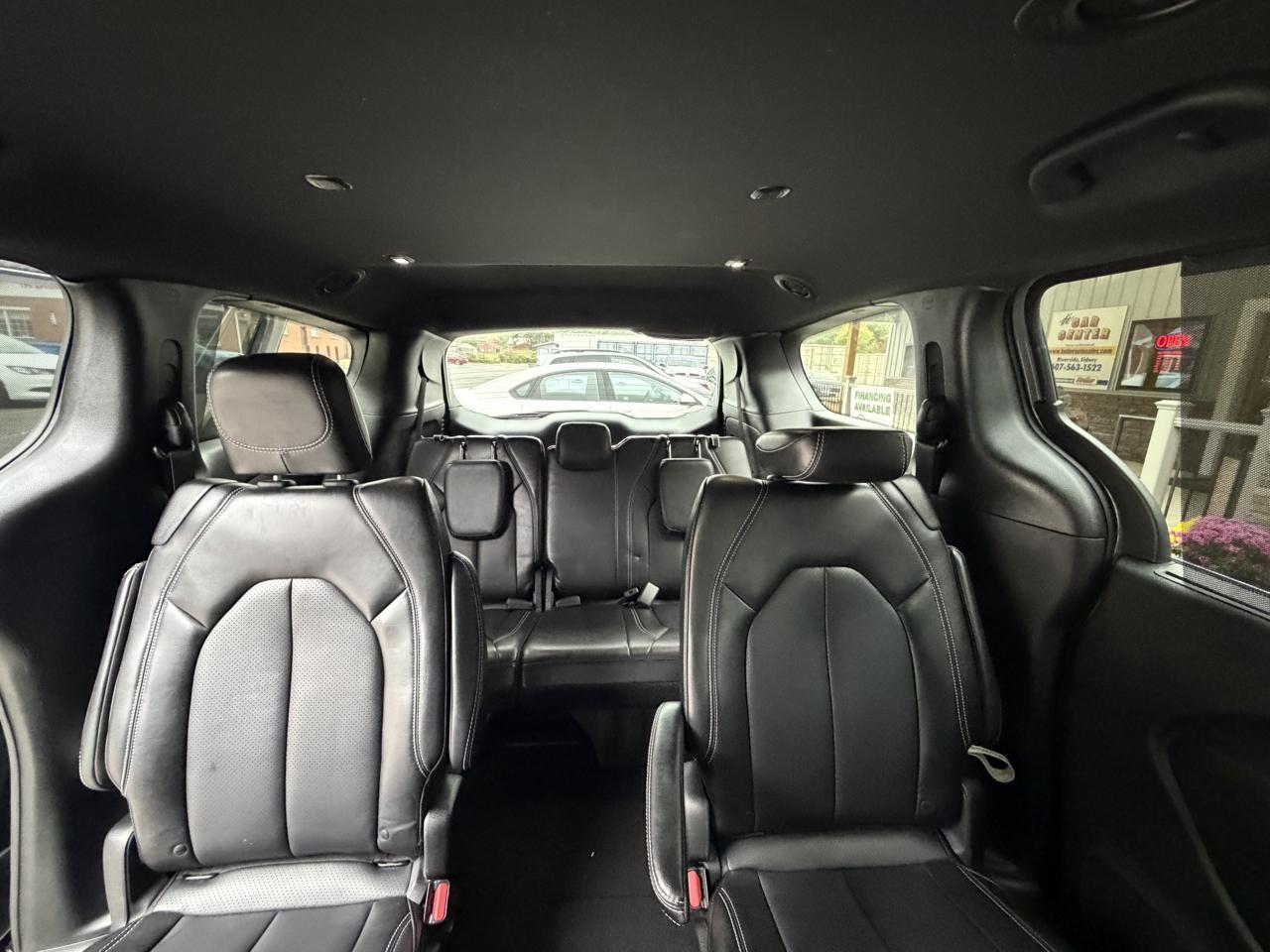 Chrysler Pacifica Select 2025