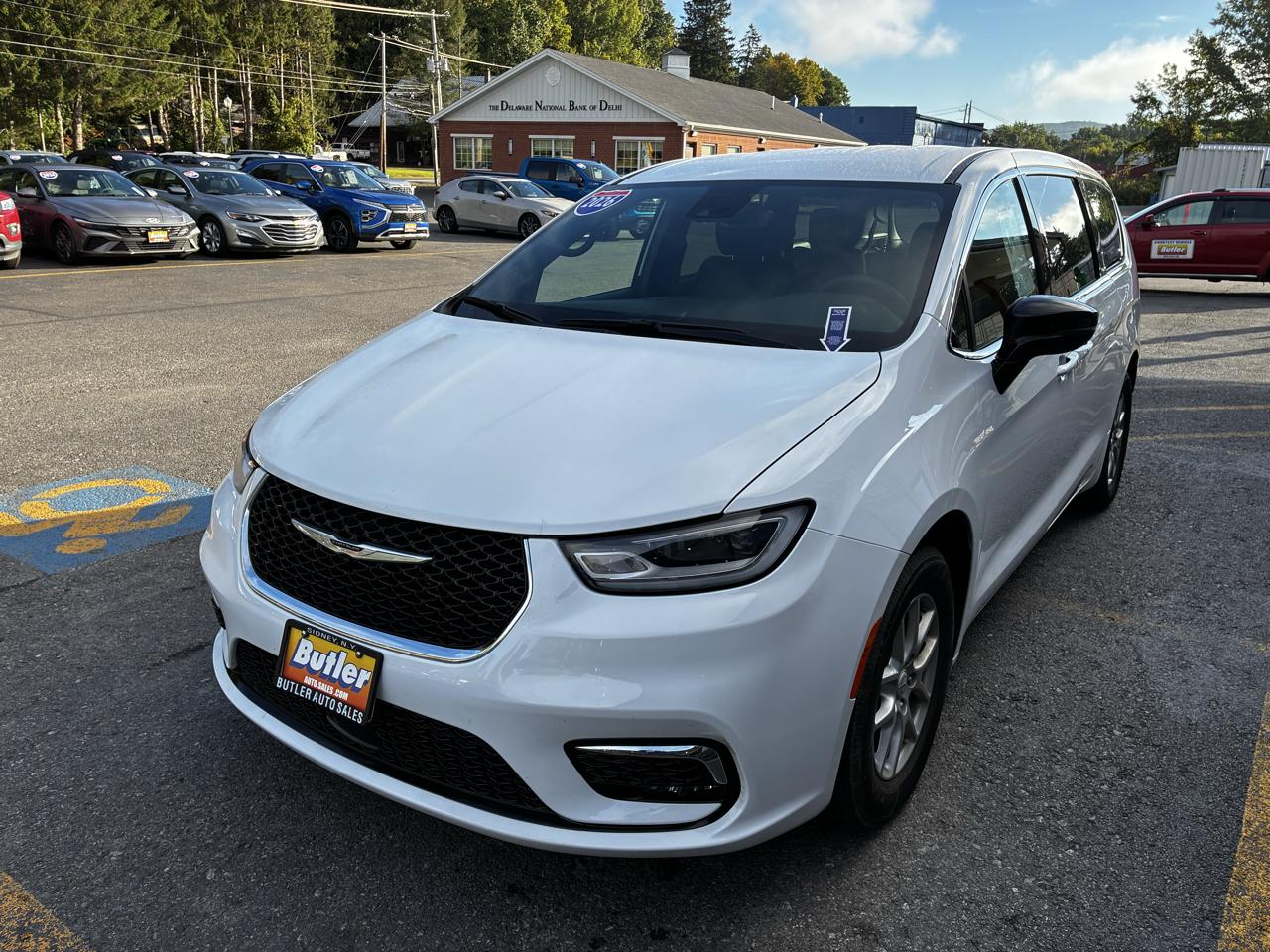Chrysler Pacifica Select 2026