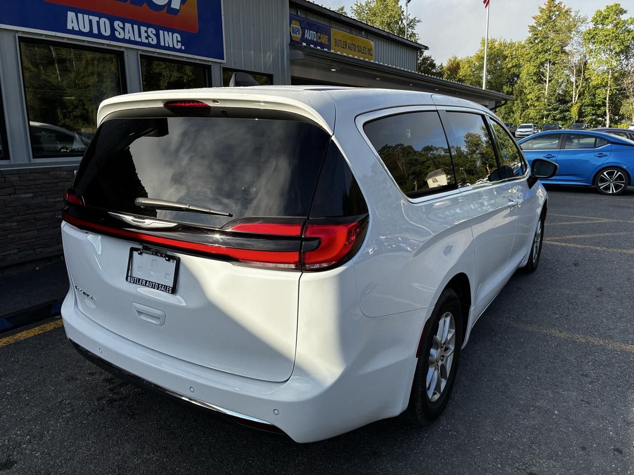 Chrysler Pacifica Select 2026