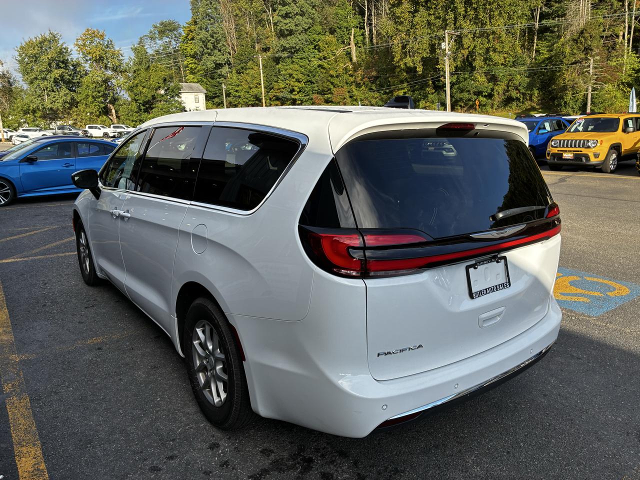 Chrysler Pacifica Select 2026