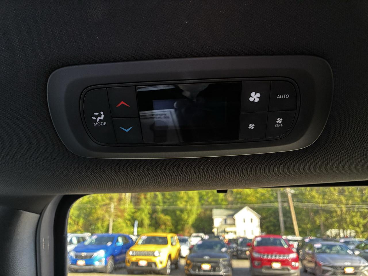Chrysler Pacifica Select 2026