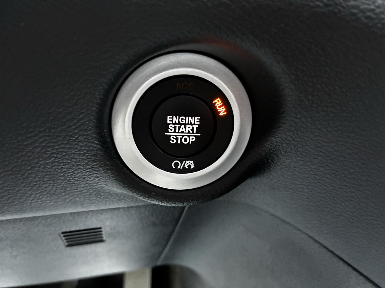 Chrysler Pacifica Select 2026
