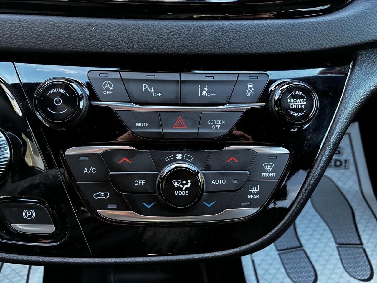 Chrysler Pacifica Select 2026