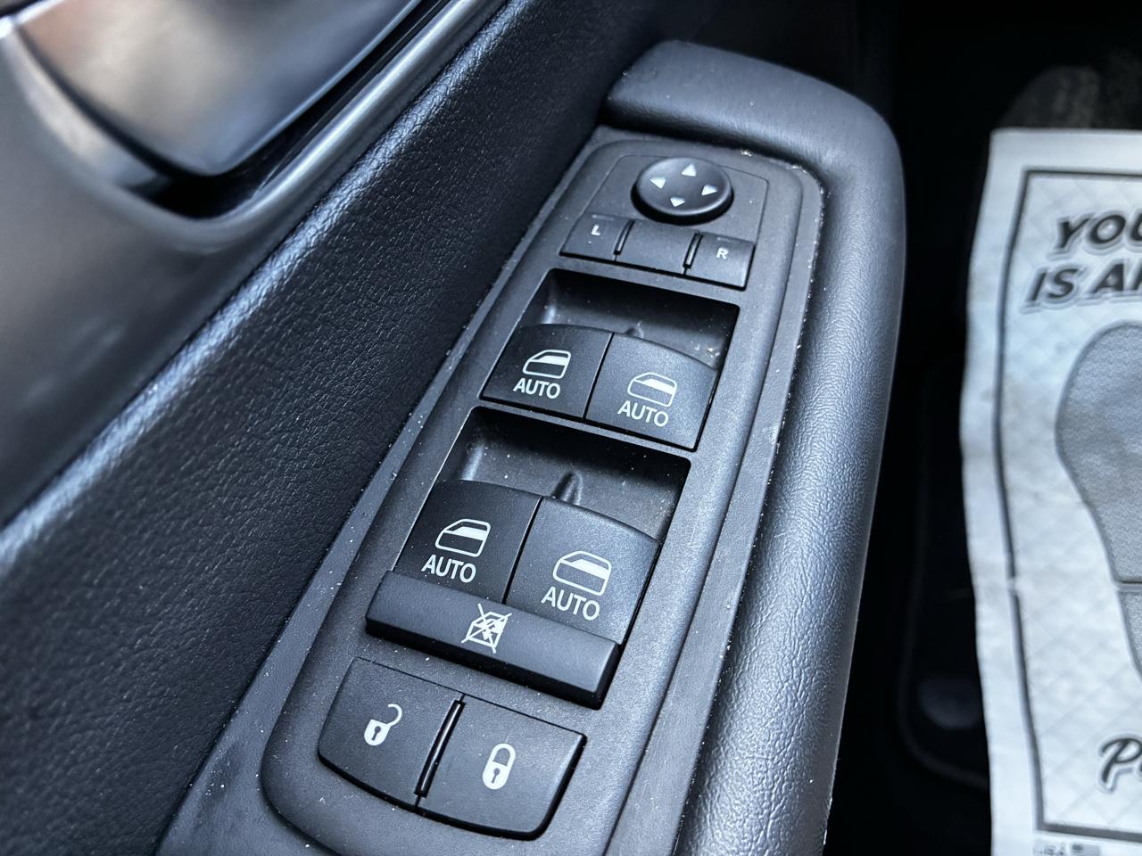 Chrysler Pacifica Select 2026