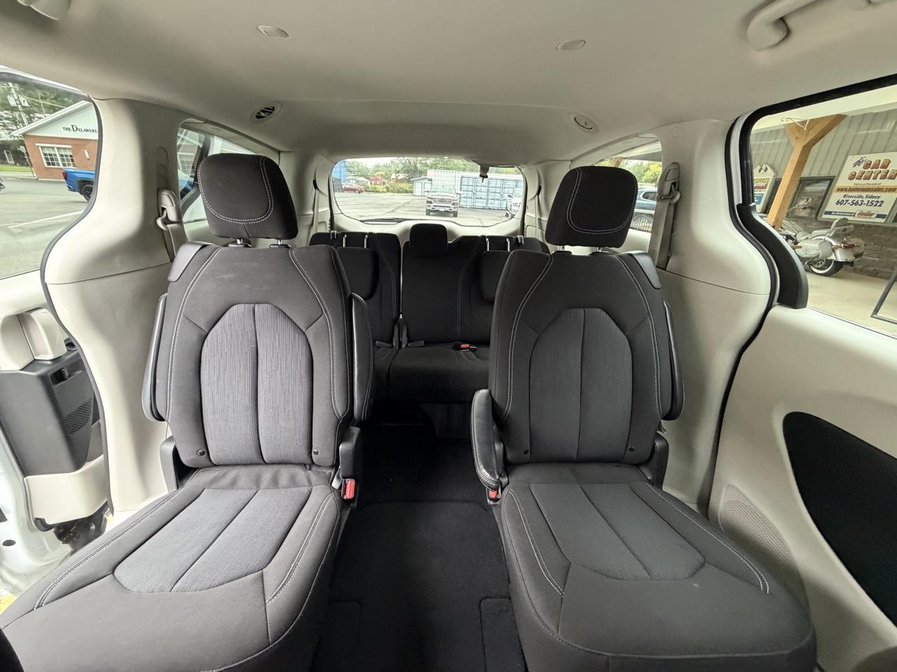 Chrysler Voyager LX 2023