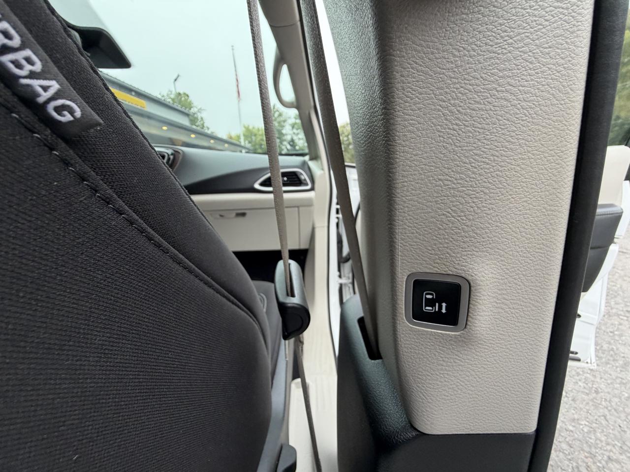 Chrysler Voyager LX 2023